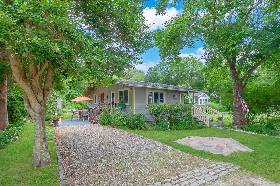 7 Cedarcrest Ave, Mattapoisett, MA 02739 - photo 1