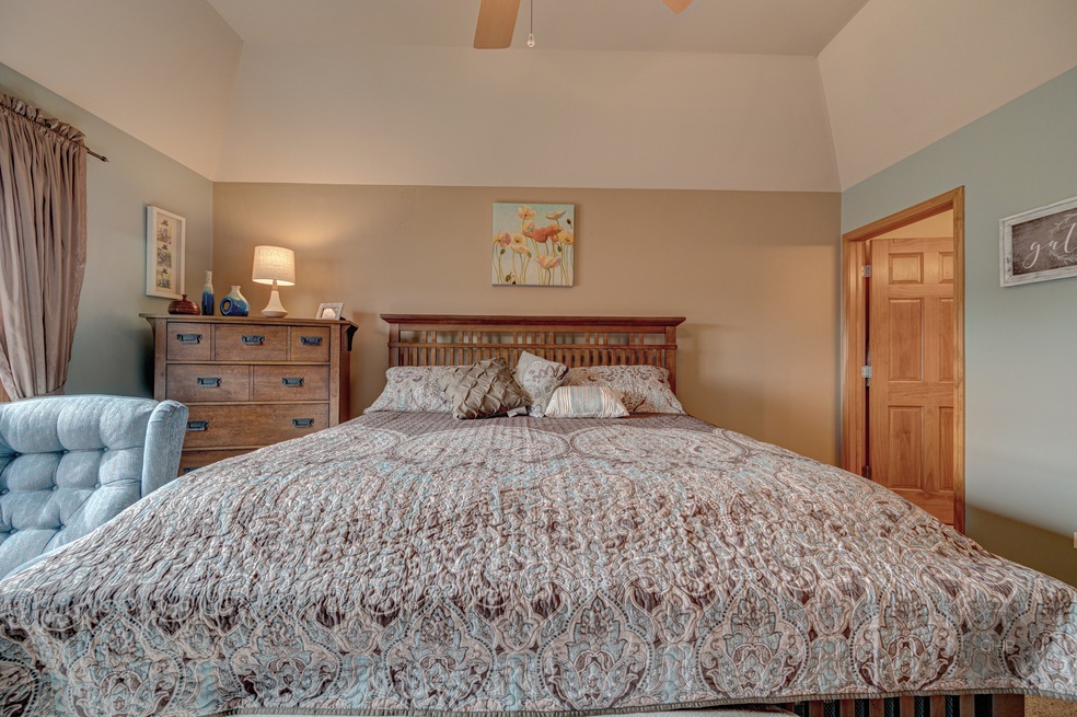 599 Sudbury Cir unit 8, Oswego, IL 60543 - photo 1