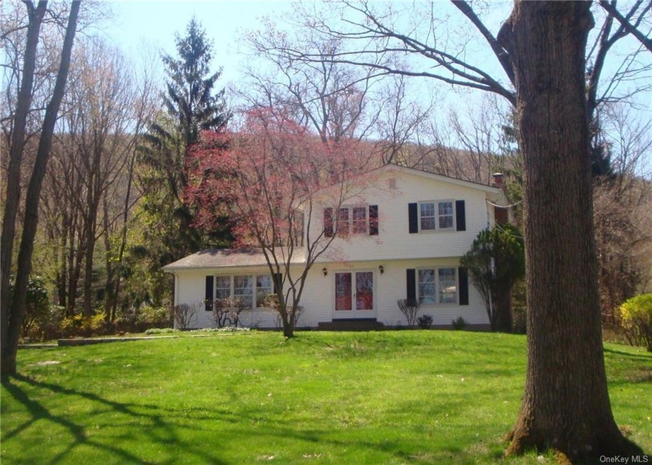 18 Thompson Dr, Washingtonville, NY 10992 - photo 1