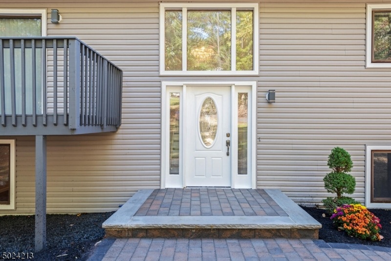 93 Longview Dr, Green Brook, NJ 08812 - photo 1