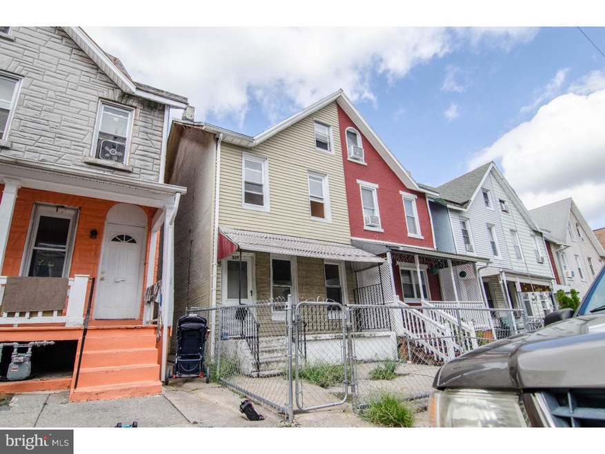 524 Cedar St, Reading, PA 19601 - photo 1