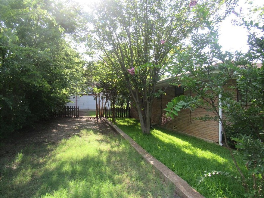 148 Pearce Dr, Pottsboro, TX 75076 - photo 1