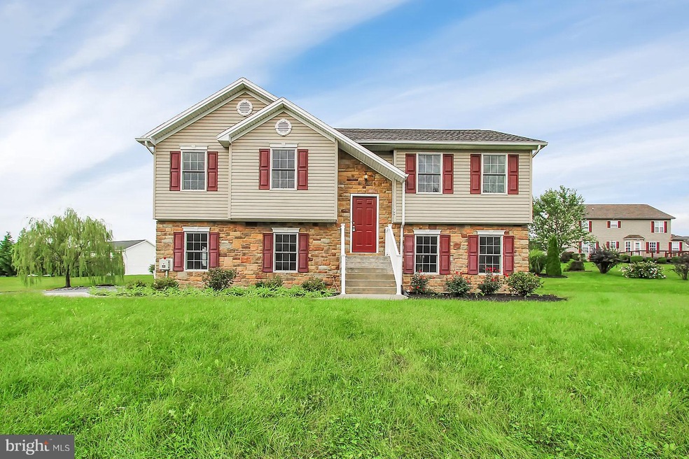 1744 Raven Dr, Chambersburg, PA 17202 - photo 1