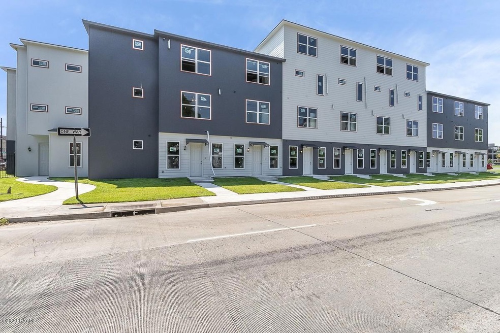 New Construction condo downtown!