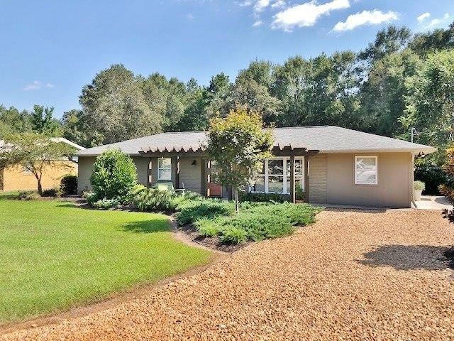 902 Meadowbrook Ln, Tylertown, MS 39667 - photo 1