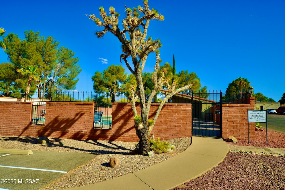 130 W Calle Del Ano, Green Valley, AZ 85614 - photo 1