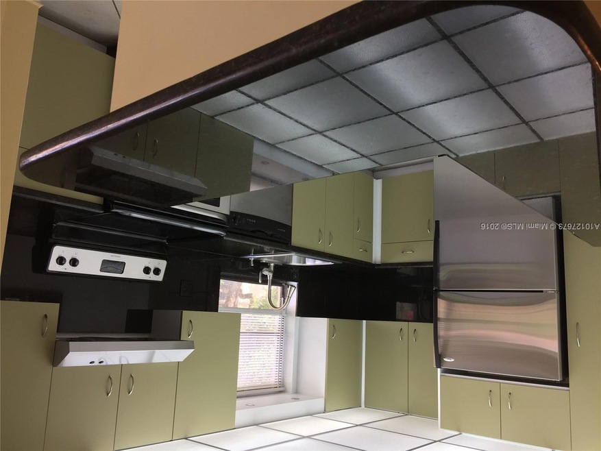 Updated kitchen w/granite & SS appliances