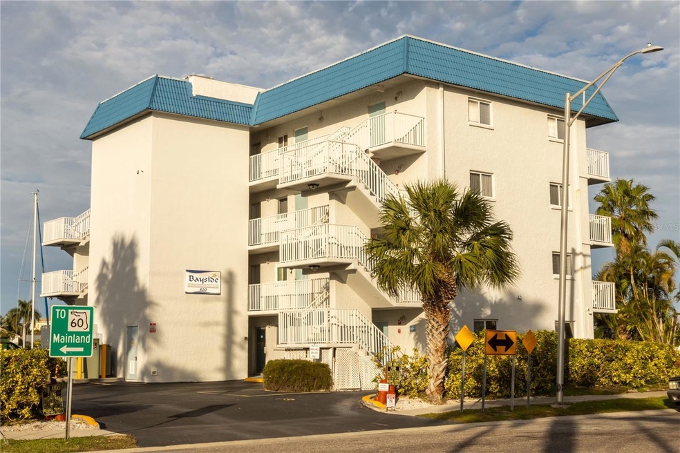 WELCOME HOME TO 800 BAYWAY