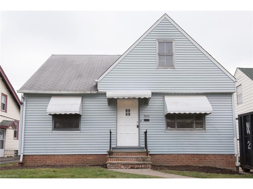 5231 Arch St, Maple Heights, OH 44137 - photo 1