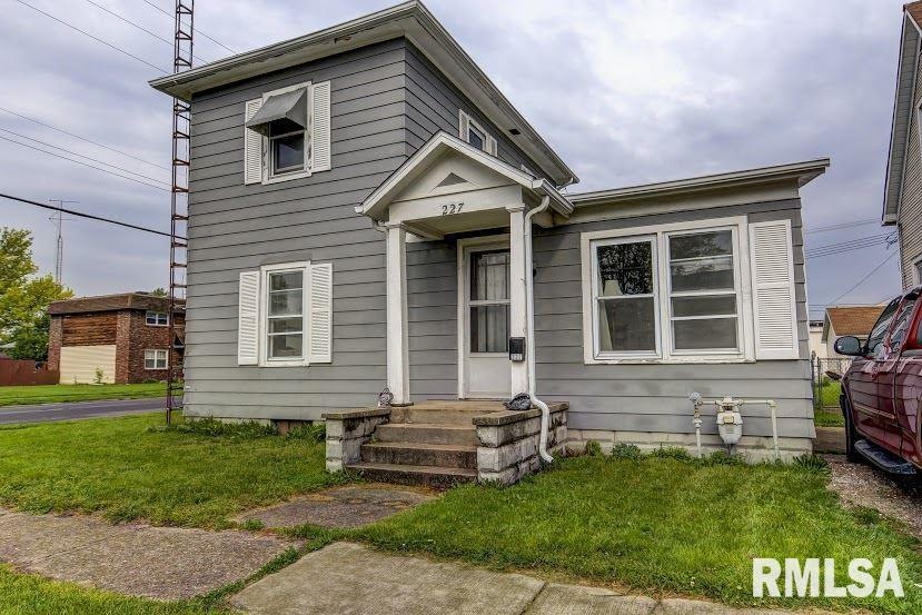 227 S Hamilton St, Lincoln, IL 62656 - photo 1