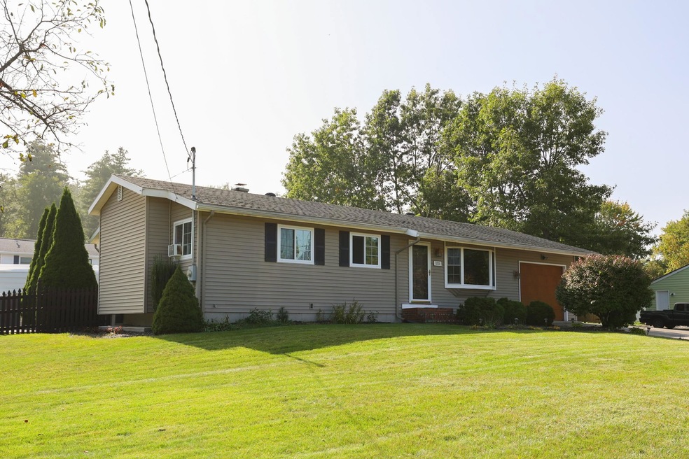 155 Bryant Rd, Manchester, NH 03109 - photo 1