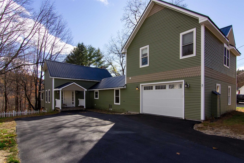 1033 Daniel Webster Hwy, North Woodstock, NH 03262 - photo 1