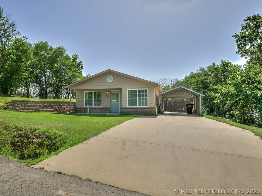 807 N 8th St, Sapulpa, OK 74066 - photo 1