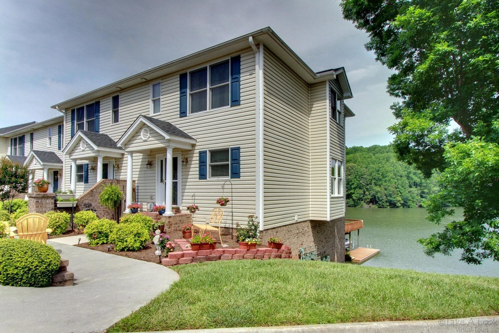 515 Cambridge Court Front 02