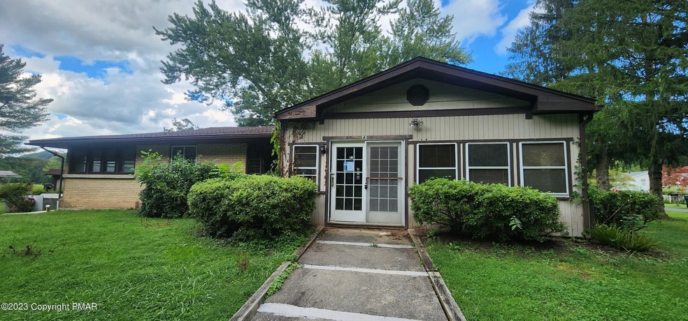 73 Shawnee Dr, Mount Bethel, PA 18343 - photo 1