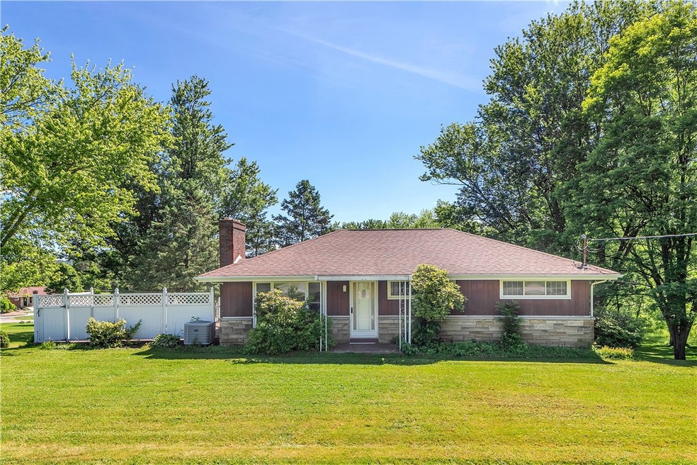 This 3 bedroom ranch is pure potential!