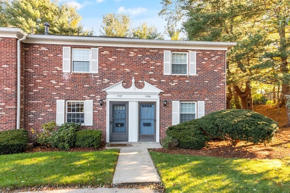 1907 Windsor Dr unit 1907, Framingham, MA 01701 - photo 1