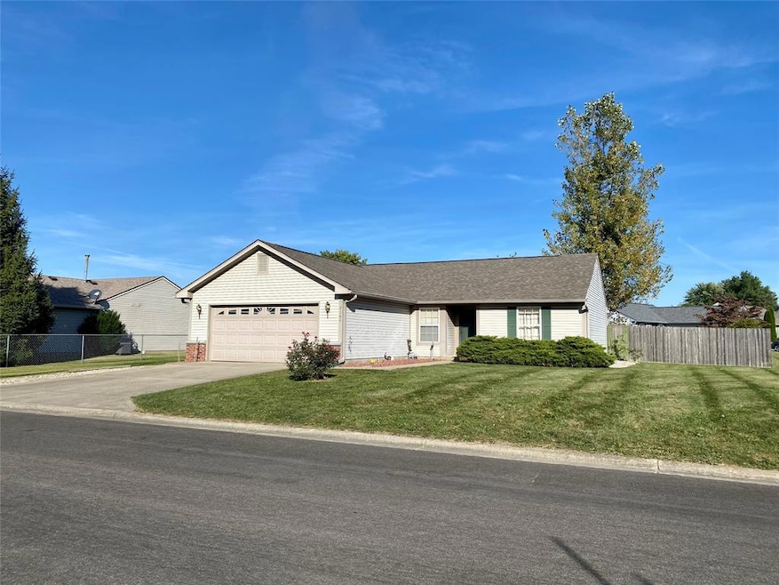 2104 N Fleetwood Dr, Greensburg, IN 47240 - photo 1