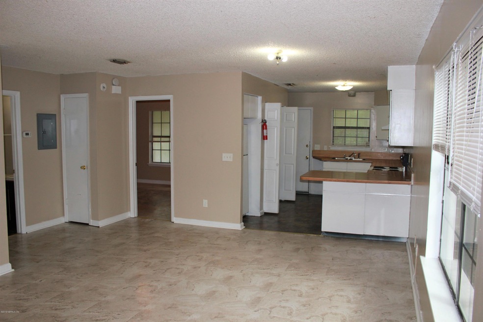 6310 Delacy Rd unit 4, Jacksonville, FL 32244 - photo 1