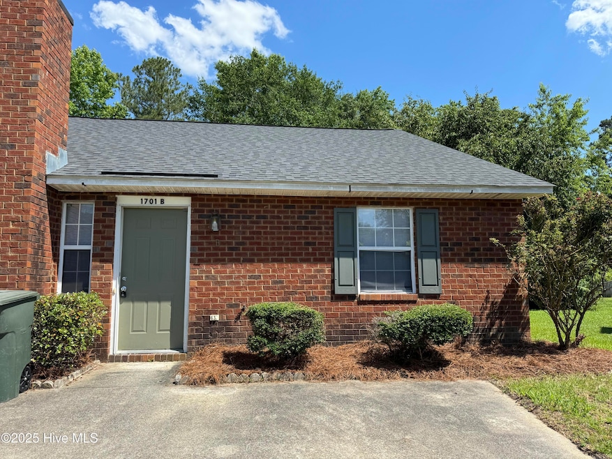 1701 Tollie Ct unit B, Greenville, NC 27858 - photo 1