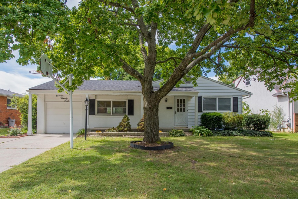 1124 Belden Rd, Columbus, OH 43229 - photo 1