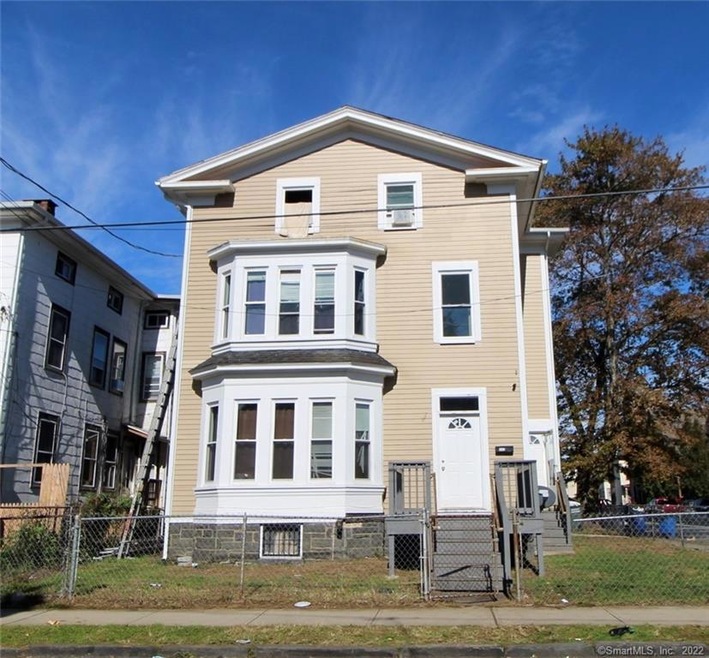 343 Maple St, Bridgeport, CT 06608 - photo 1