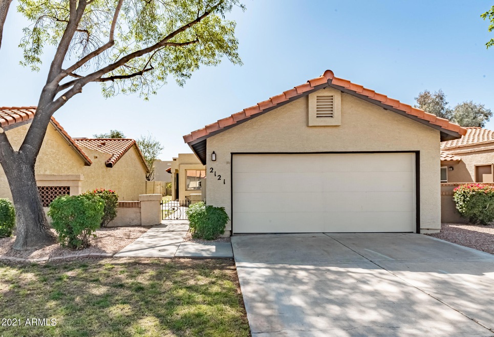 2121 E Fairview Ave-1