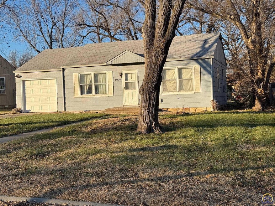 1024 SE 33rd Terrace, Topeka, KS 66605 - photo 1