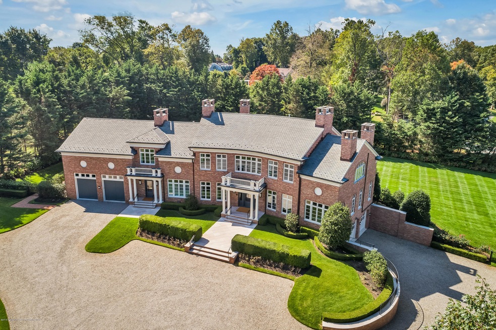 2 Willowbrook Road