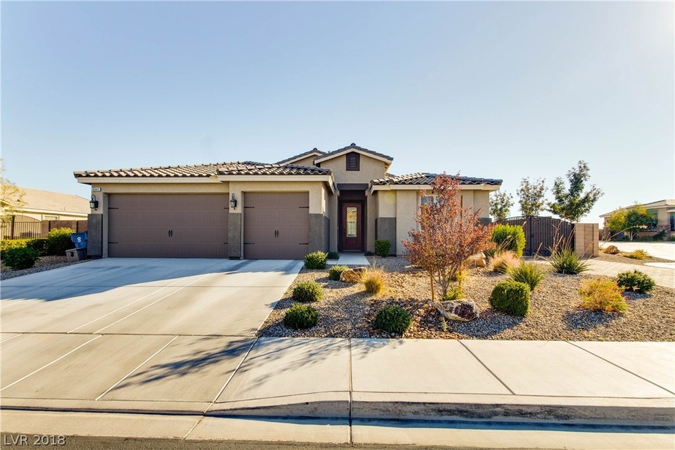 NO HOA, Gorgeous Two Tone Paint Exterior, Desert a