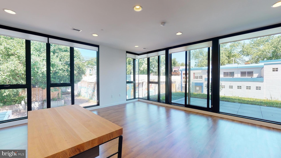 Chapman Stables unit 235, Washington, DC 20001 - photo 1