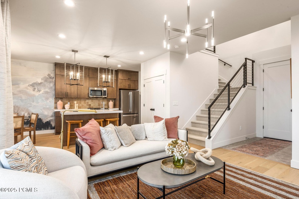 001_003_003_5983westridge03_550_742_4