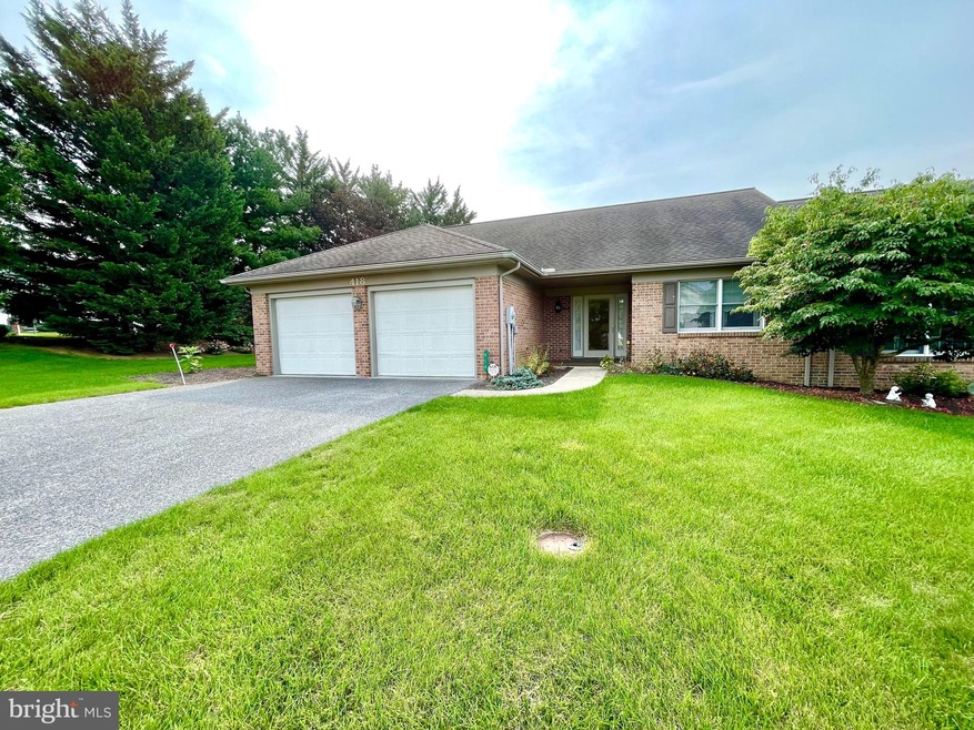 418 Benjamin Dr, Chambersburg, PA 17201 - photo 1