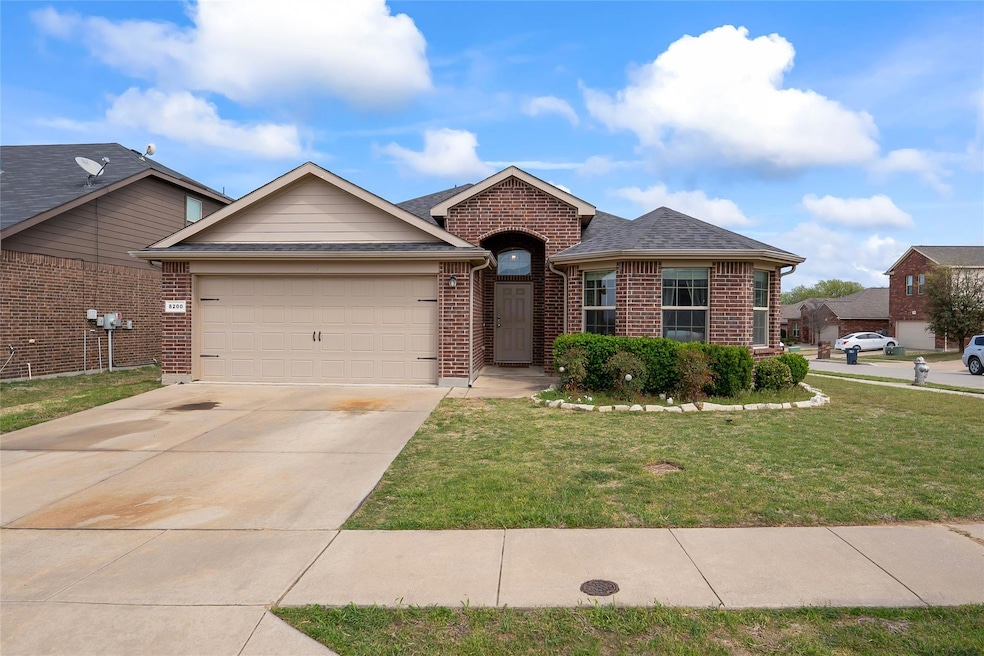 Ranch-style home with a front yard, roof with shin