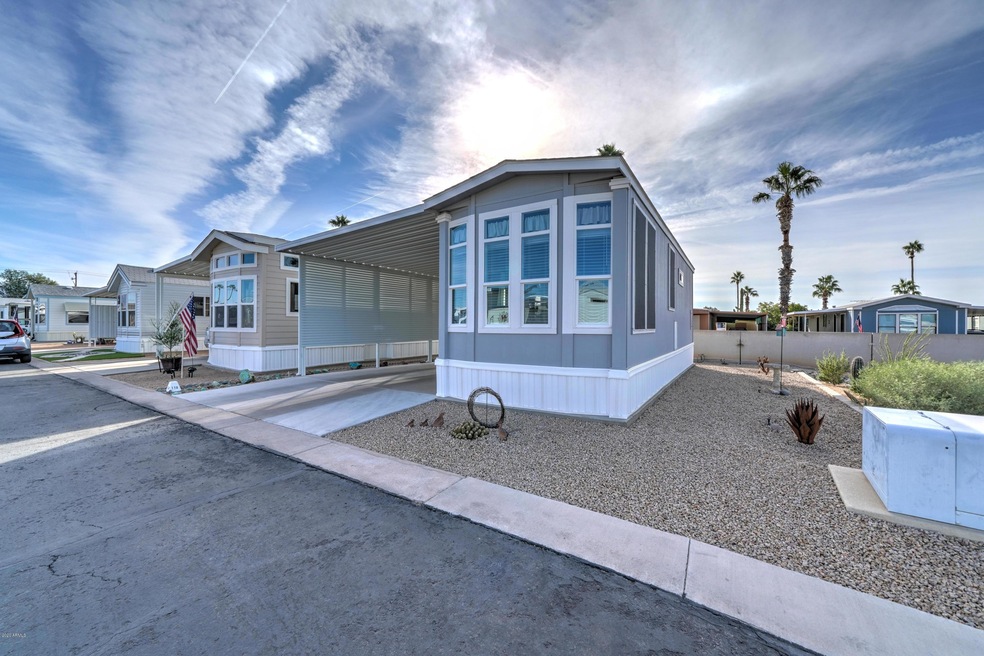 1800 N Ironwood Dr-3
