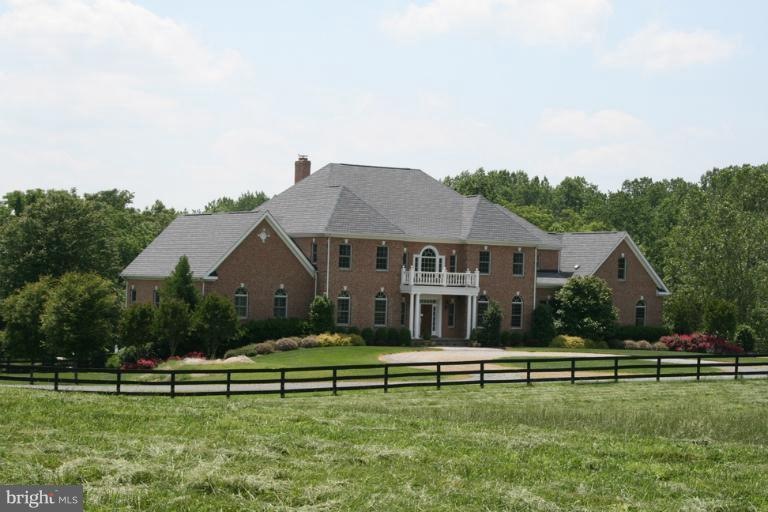 23451 Chase Hollow Ln, Middleburg, VA 20117 - photo 1