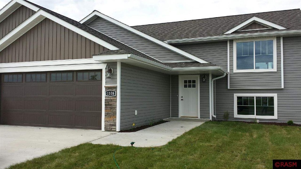 1108 Heron Dr, Mankato, MN 56001 - photo 1