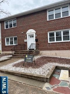 18 Hobart Place unit 2, Totowa, NJ 07512 - photo 1