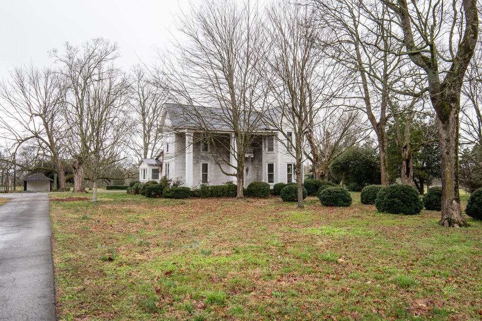 1996 Wartrace Pike, Shelbyville, TN 37160 - photo 1