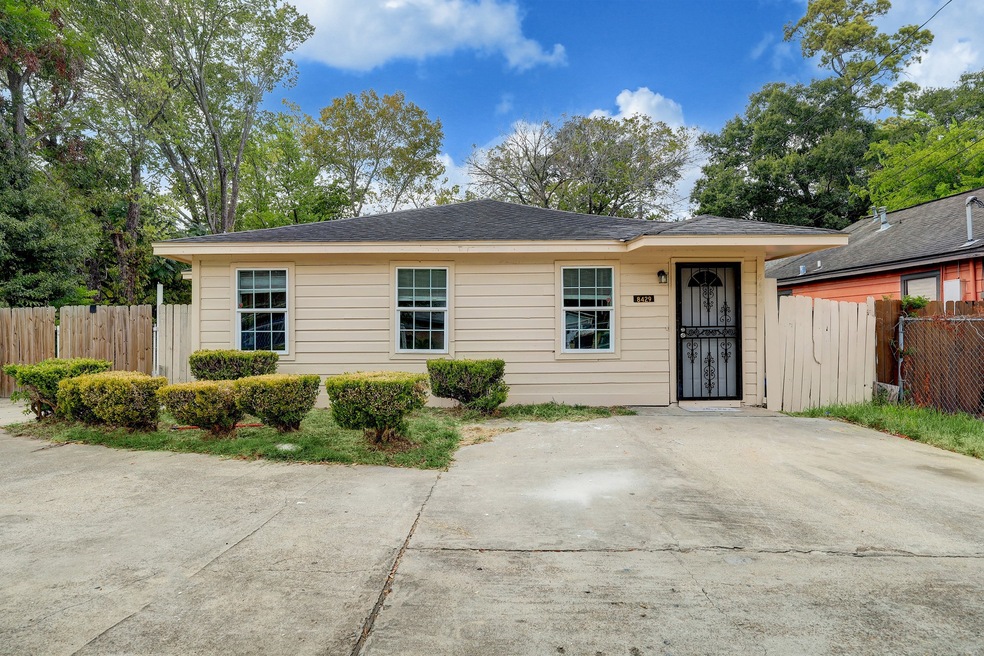 8429 Spaulding St, Houston, TX 77016 - photo 1
