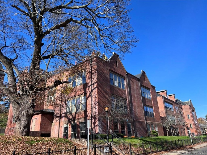 15 Prospect St unit 27, New Britain, CT 06051 - photo 1