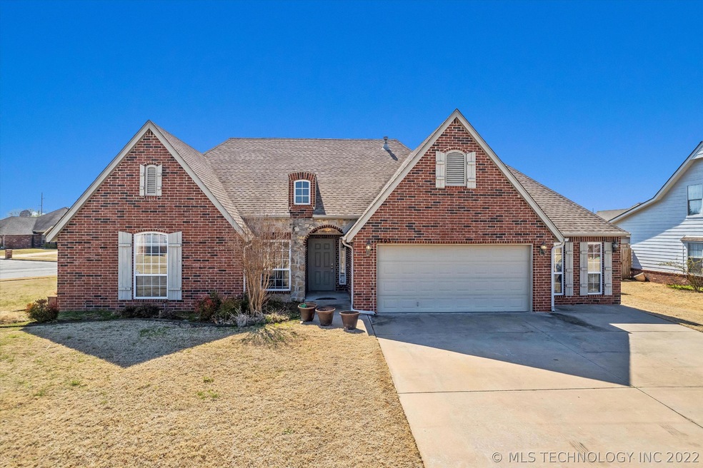 1703 W Austin Place, Broken Arrow, OK 74011 - photo 1