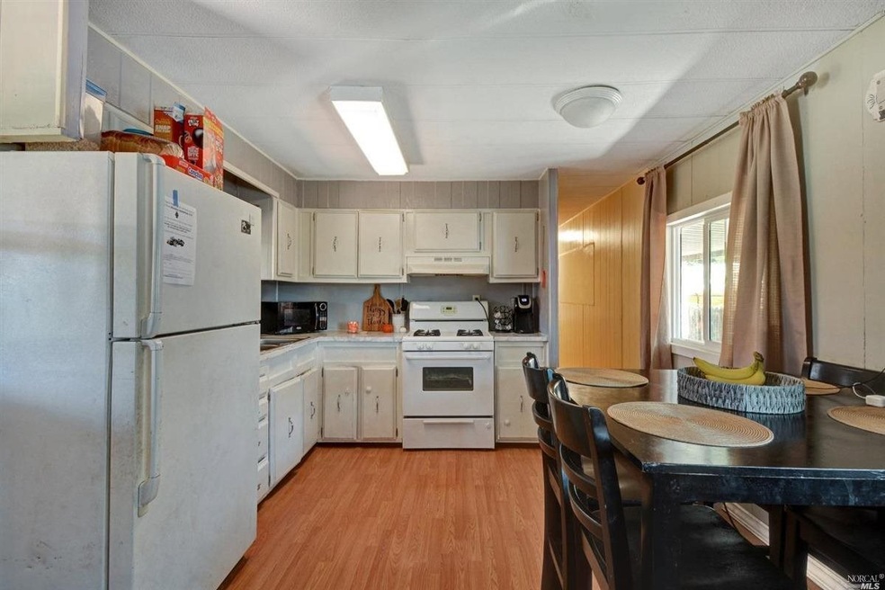 140 Estrella Dr unit 140, Rohnert Park, CA 94928 - photo 1