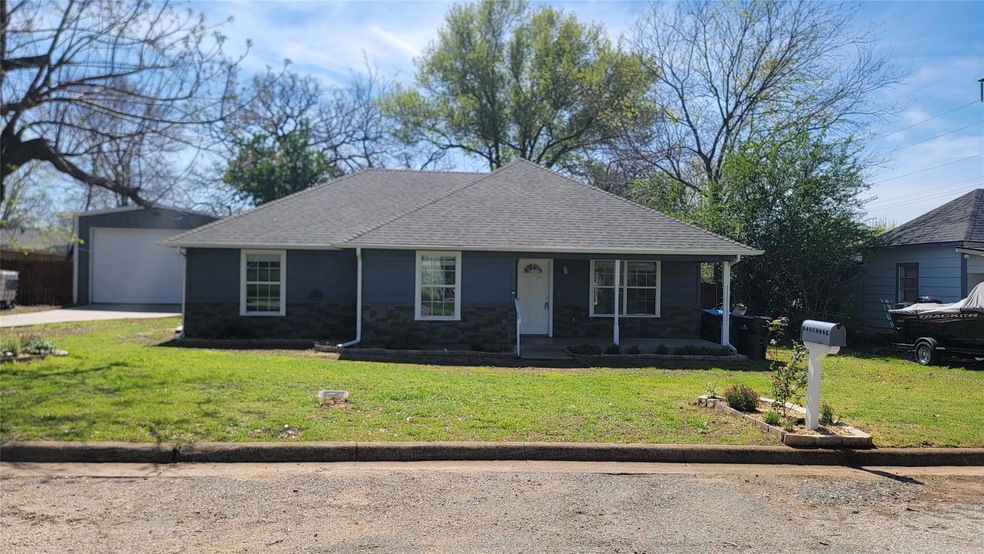 940 Chase St, Denison, TX 75020 - photo 1