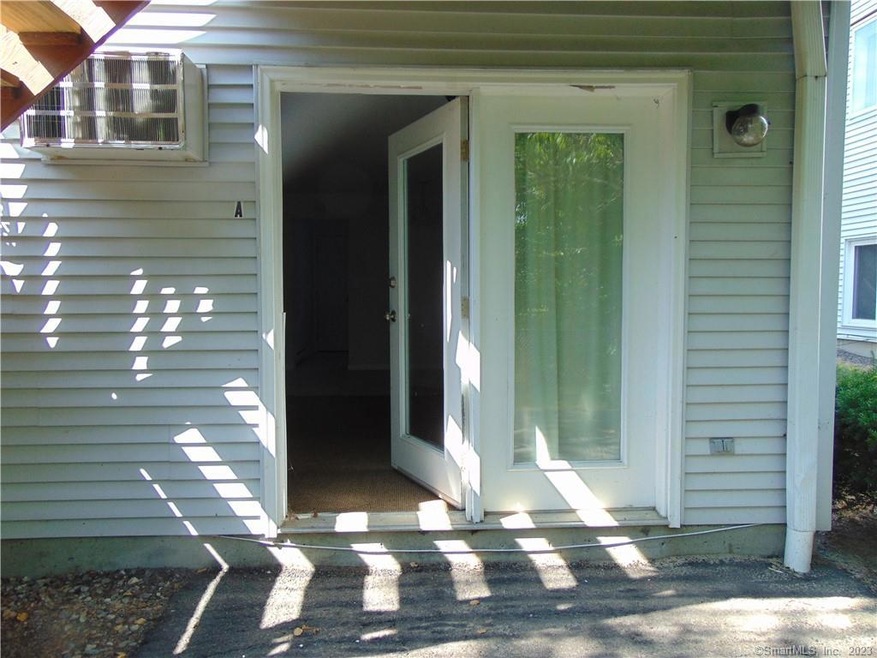 116 Hamden Ave unit A, Waterbury, CT 06704 - photo 1