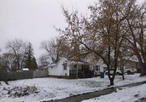 323 S Brady St, Corunna, MI 48817 - photo 1