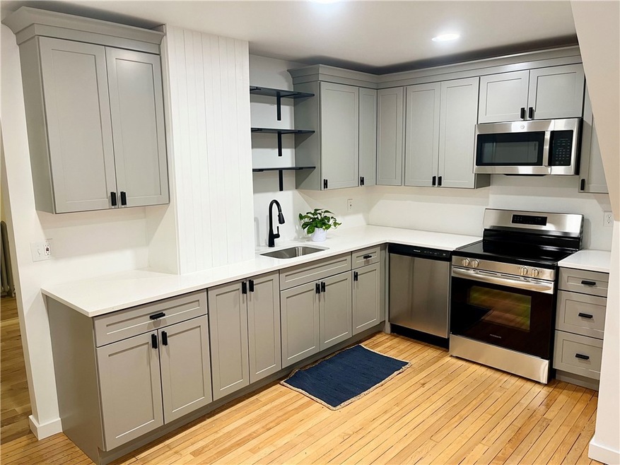 957 Kingstown Rd, Wakefield, RI 02879 - photo 1