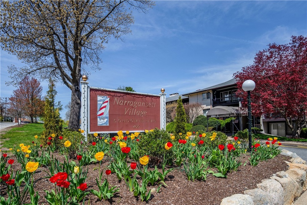 400 Narragansett Pkwy unit 7, Warwick, RI 02888 - photo 1