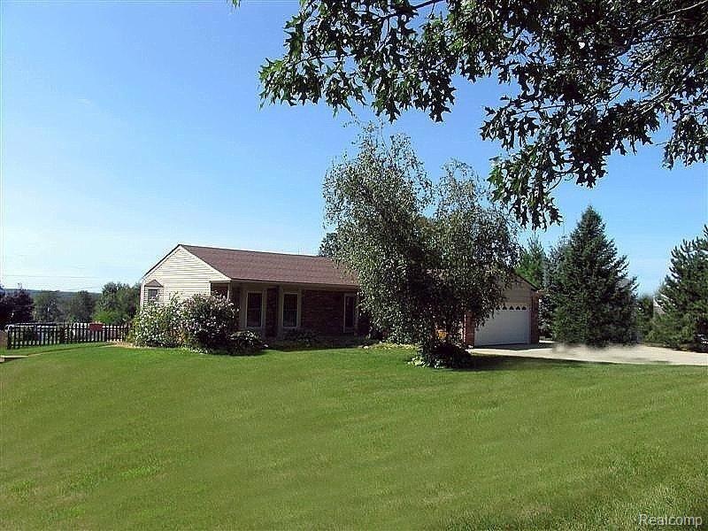4397 Fox Lake