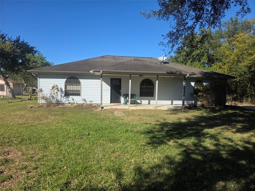 19028 Cammie Rd, Alvin, TX 77511 - photo 1
